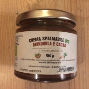 Mandelmus mit Cacao aus Sizilien