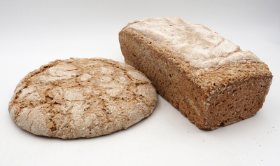 Dinkelbrot rund und als Kastenbrot